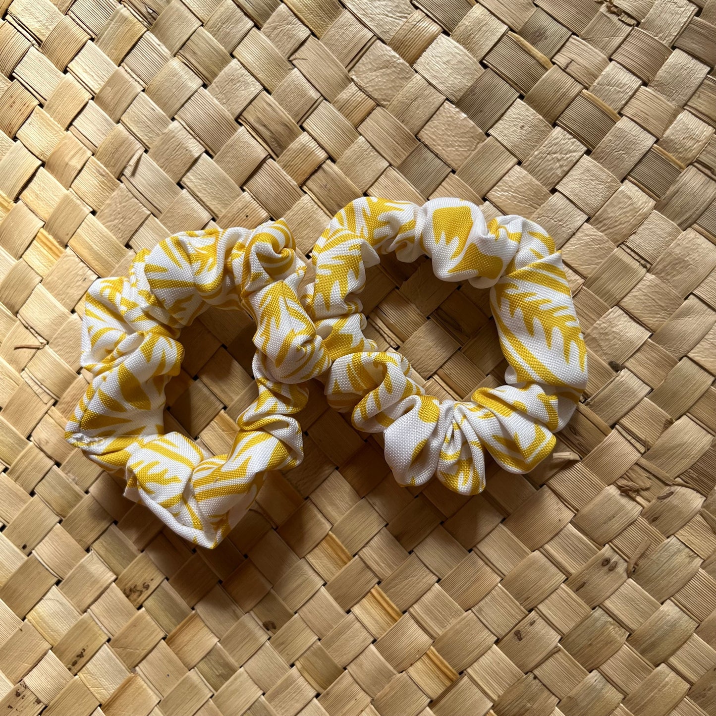 Lia Mini scrunchie